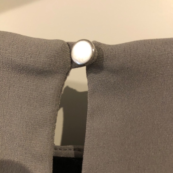 Calvin Klein grey sleeveless blouse - Picture 4 of 6